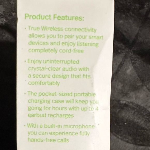 Polaroid True Wireless Neon Earbuds - Picture 4 of 6